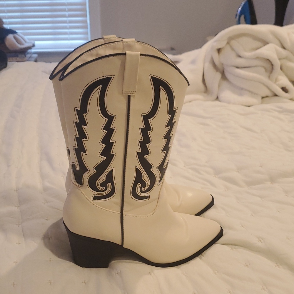 NWOT Kylan Western Boot Size 7.5